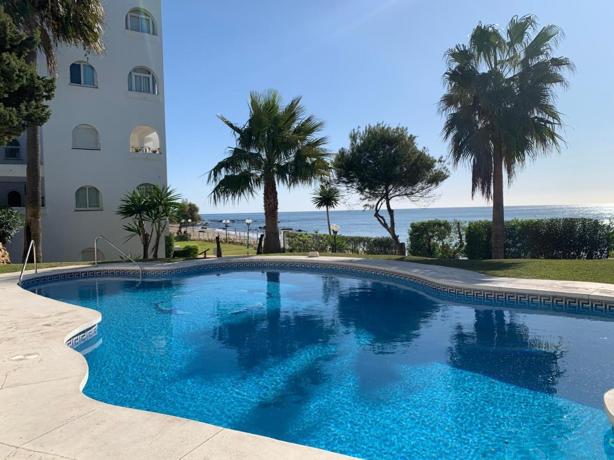 Apartament Aguamarina On The Beach Front Apartment Mijas Costa Exterior photo